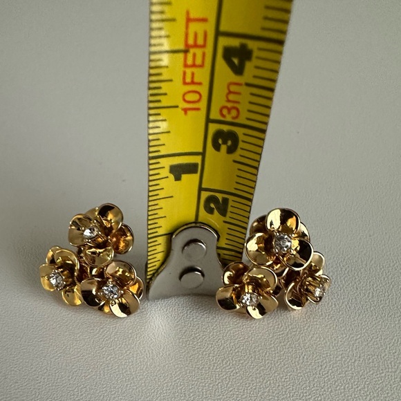 Kate Spade Gold Floral Cluster Stud Earrings with Rhinestone Accents - N w/o T - Picture 5 of 5